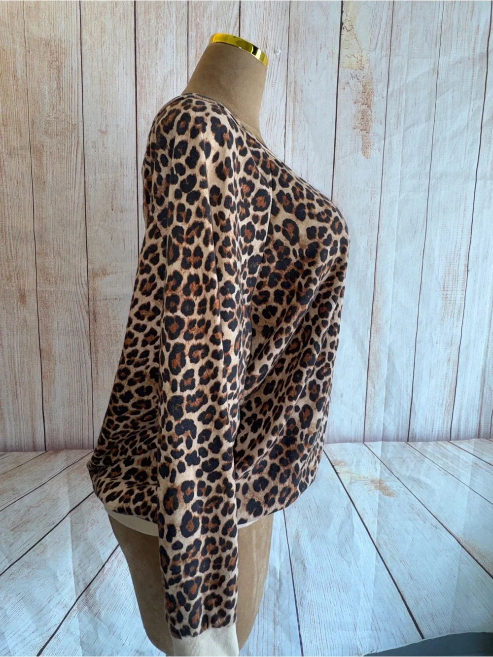 Torrid Off-Shoulder Light Weight French Terry Sweatshirt, leopard print sz 2 2X - Picture 7 of 12